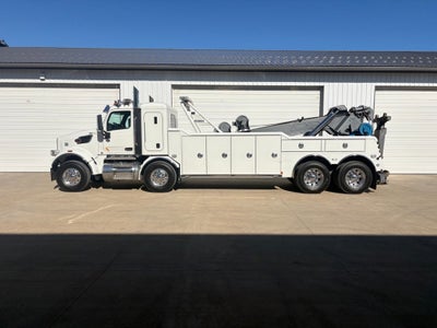 2021 Peterbilt 567 w/ Century 9055XL Wrecker