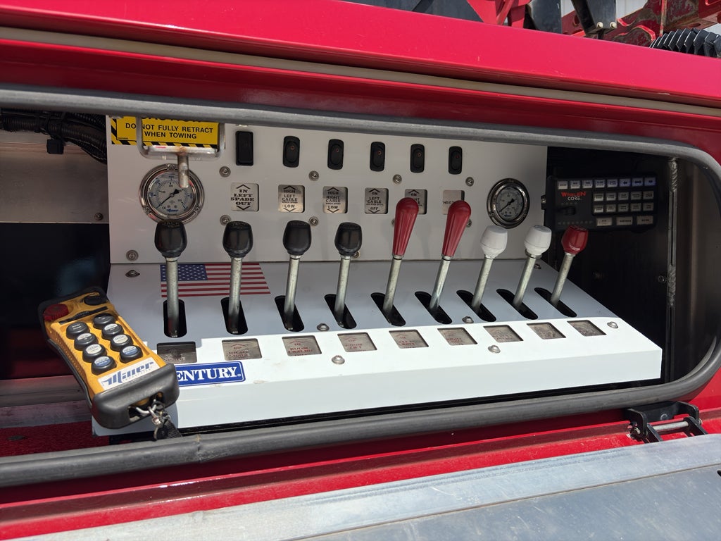 2023 CENTURY PETERBILT 389 w/ Century 9055XL Wrecker