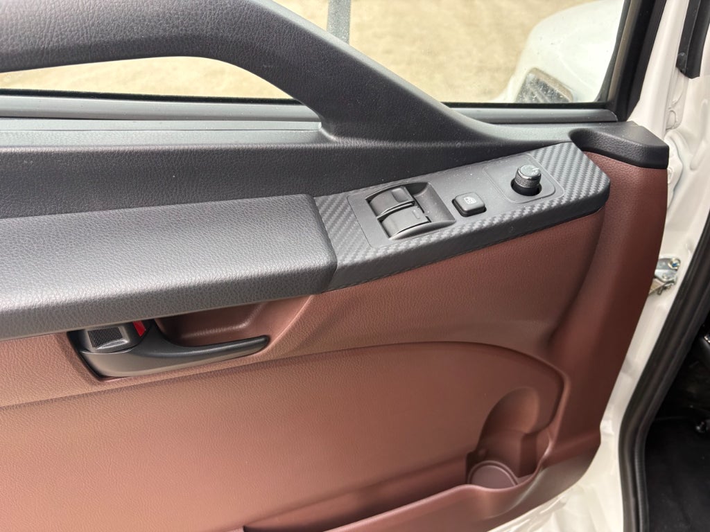 2026 Hino L6 26' ITD Van Body