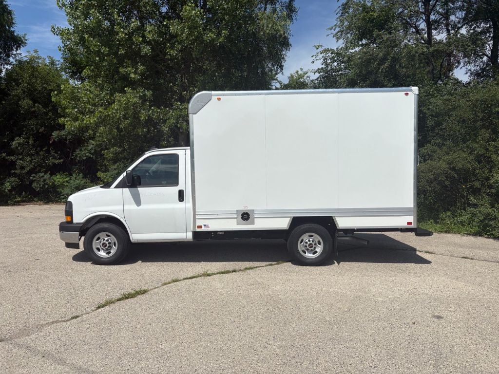 2025 GMC Savana 3500 12' Bay Bridge Van Body