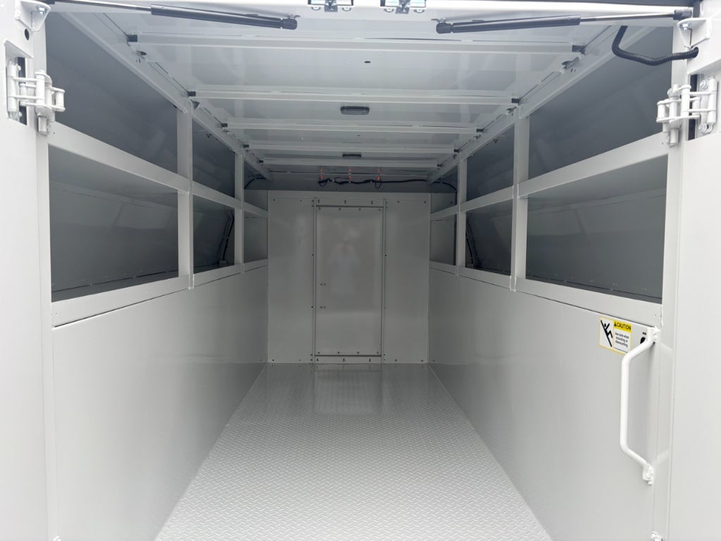 2025 GMC Savana 3500 11' Monroe CSV Body