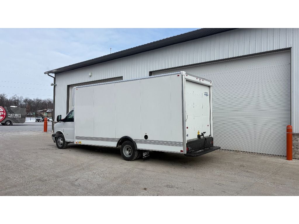 2025 GMC Savana 3500 17' Bay Bridge Van Body