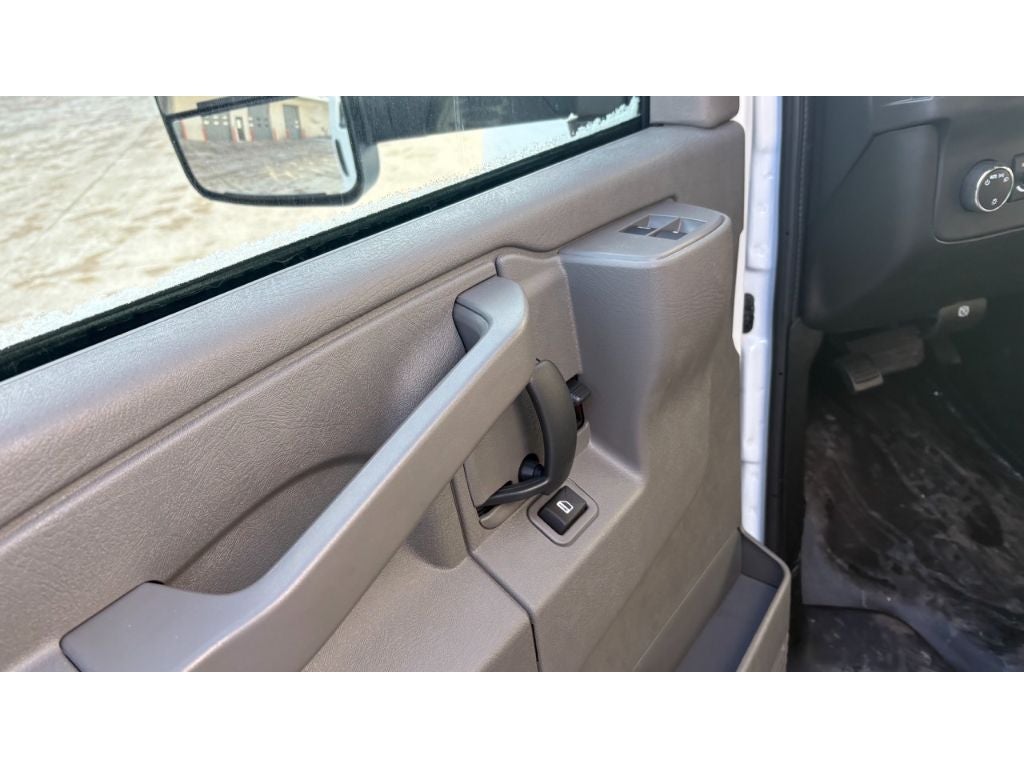 2025 GMC Savana 3500 17' Bay Bridge Van Body