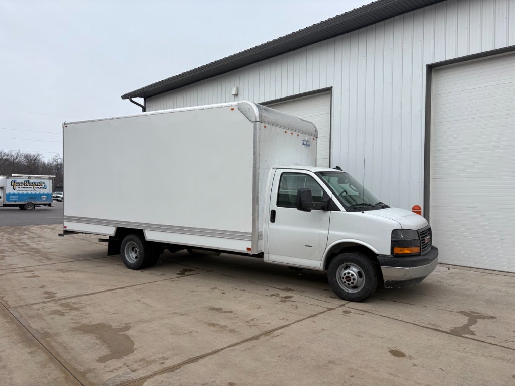 2025 GMC Savana 3500 17' Bay Bridge Van Body