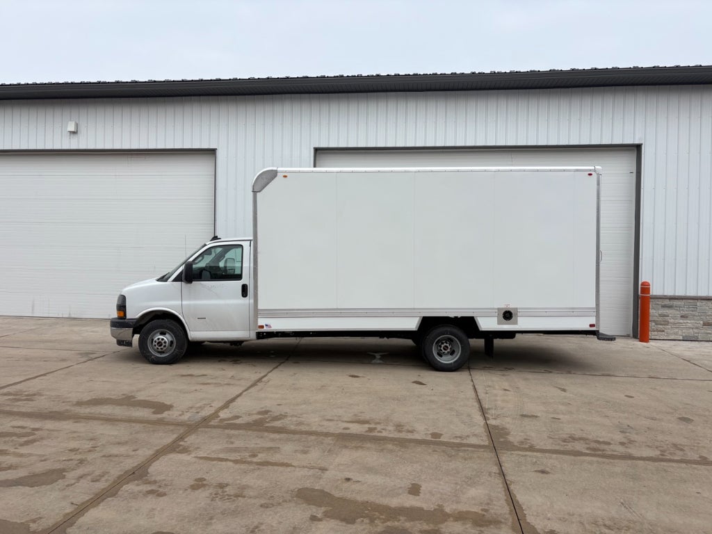 2025 GMC Savana 3500 17' Bay Bridge Van Body