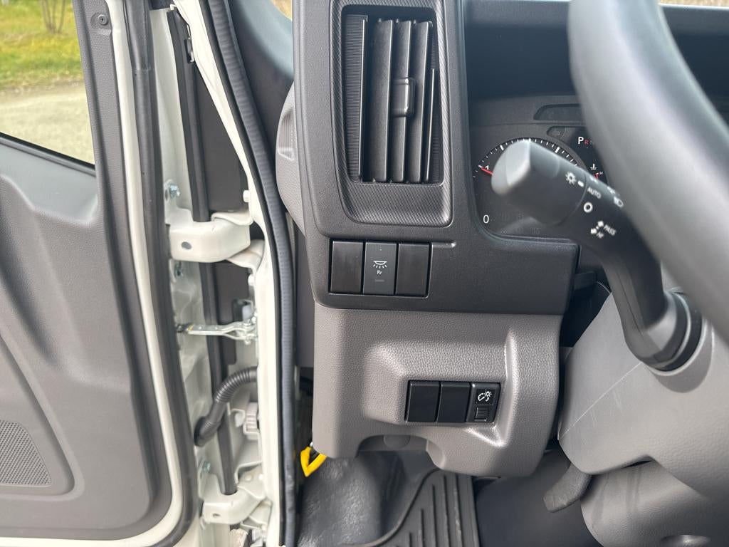 2025 Isuzu NRR NRR 20' Bay Bridge Van Body