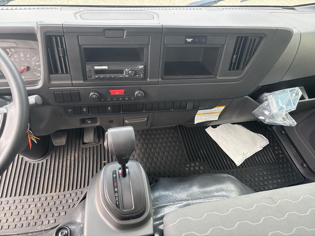 2025 Isuzu NRR NRR 20' Bay Bridge Van Body