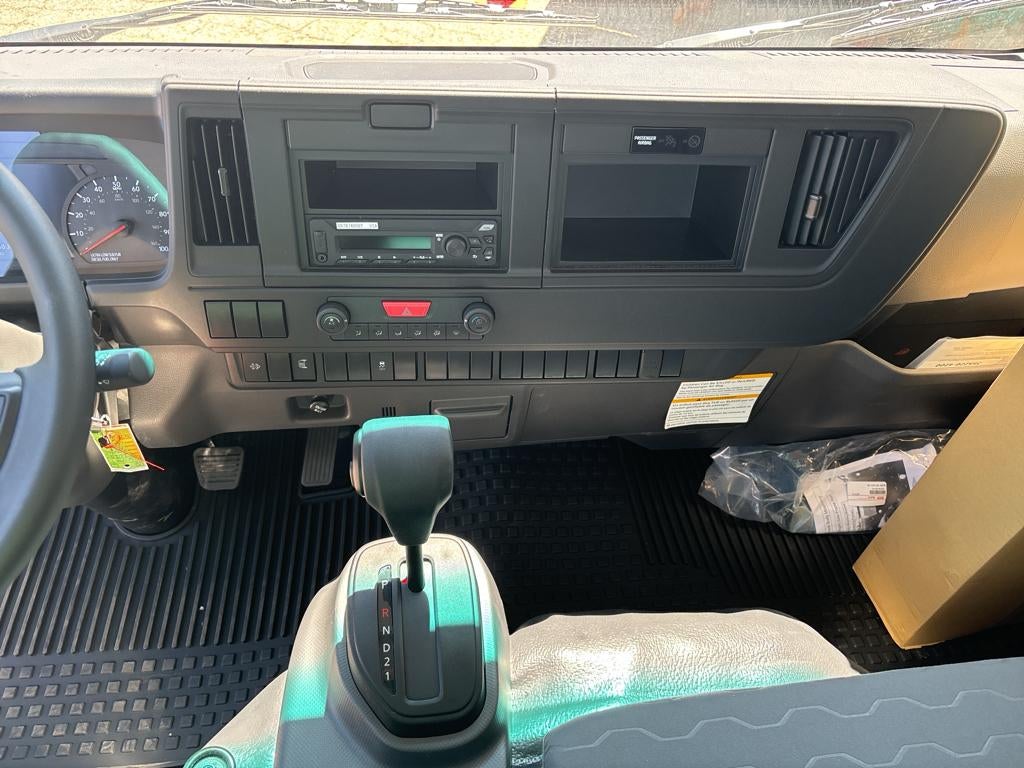 2025 Isuzu NRR NRR 16' Wabash Van Body