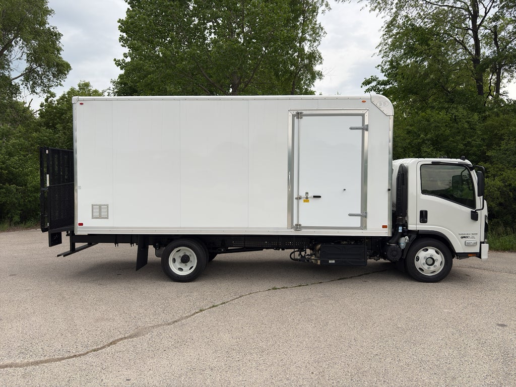 2025 Chevrolet 5500XD 18' Bay Bridge Enclosed Landscape Body