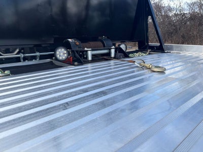 2023 Chevrolet 5500XD w/ Century 10S Carrier