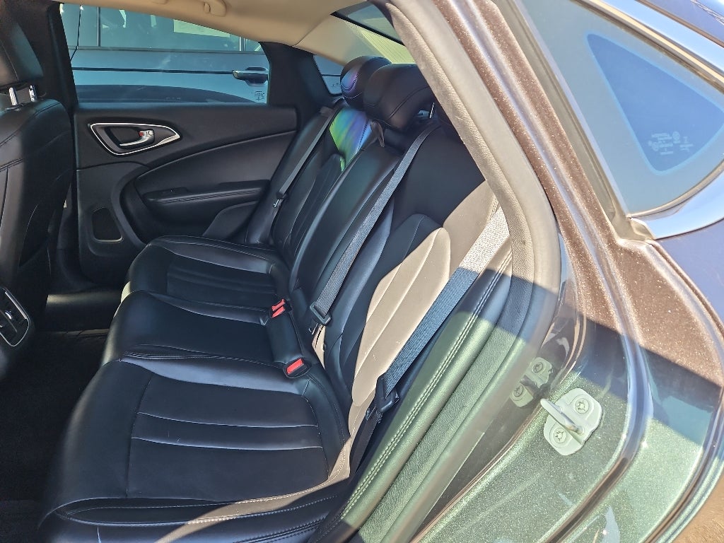 2015 Chrysler 200 C