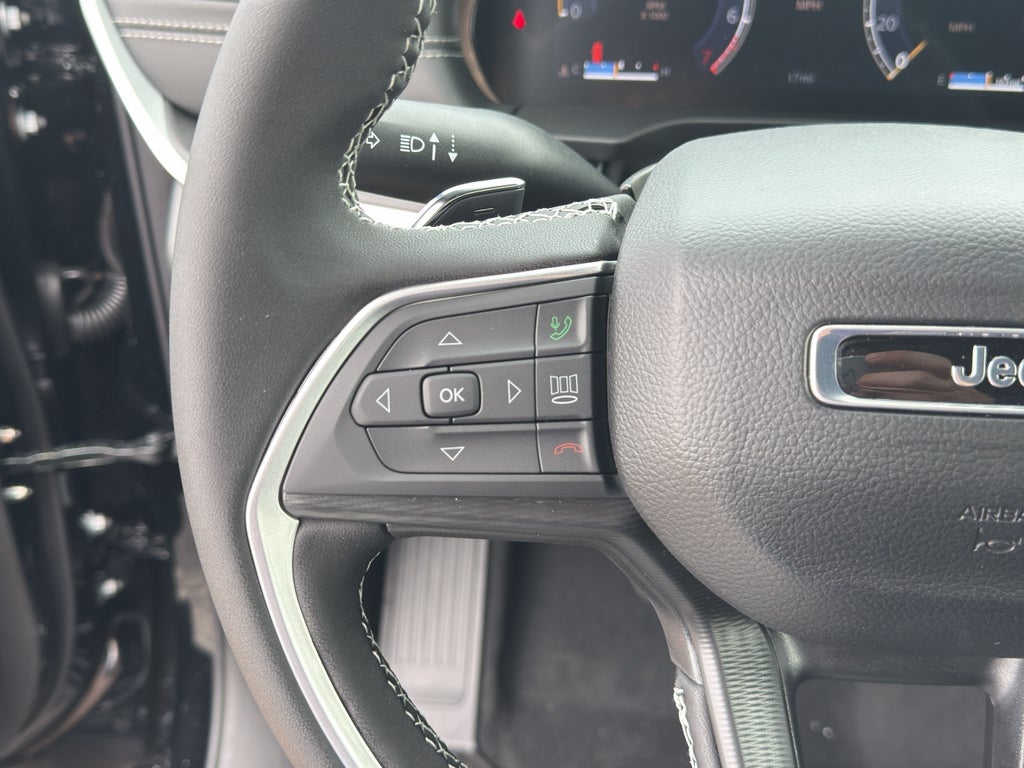 2026 Jeep Grand Cherokee Laredo Black Pearl