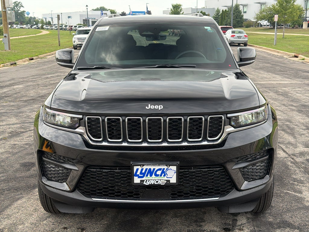 2026 Jeep Grand Cherokee Laredo