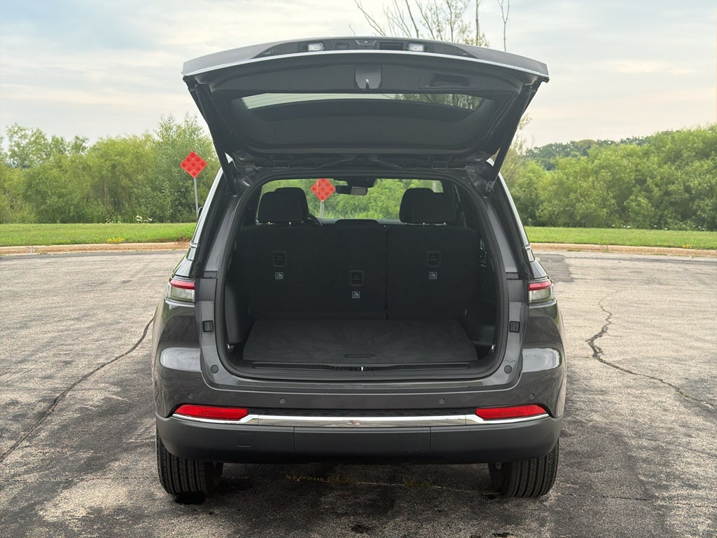 2025 Jeep Grand Cherokee Laredo X Luxury Tech