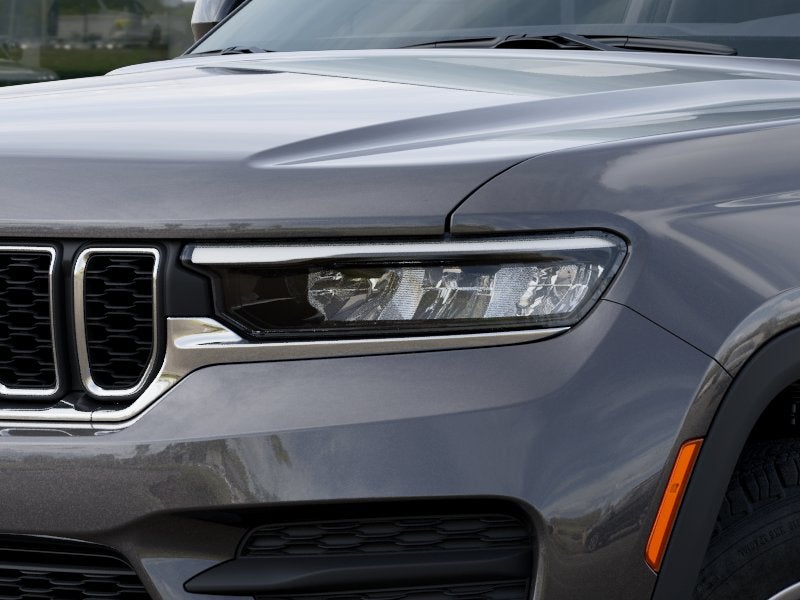 2026 Jeep Grand Cherokee Laredo Thunderdome V6 Power