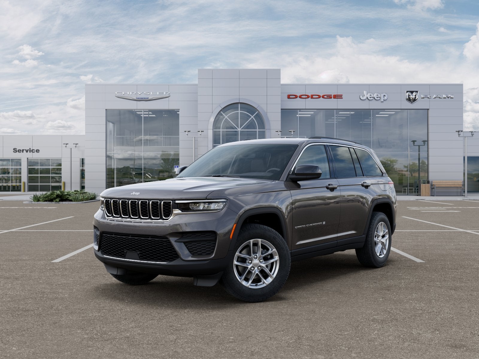 2026 Jeep Grand Cherokee Laredo Thunderdome V6 Power