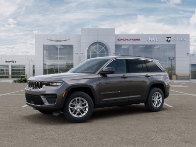 2026 Jeep Grand Cherokee Laredo Thunderdome V6 Power