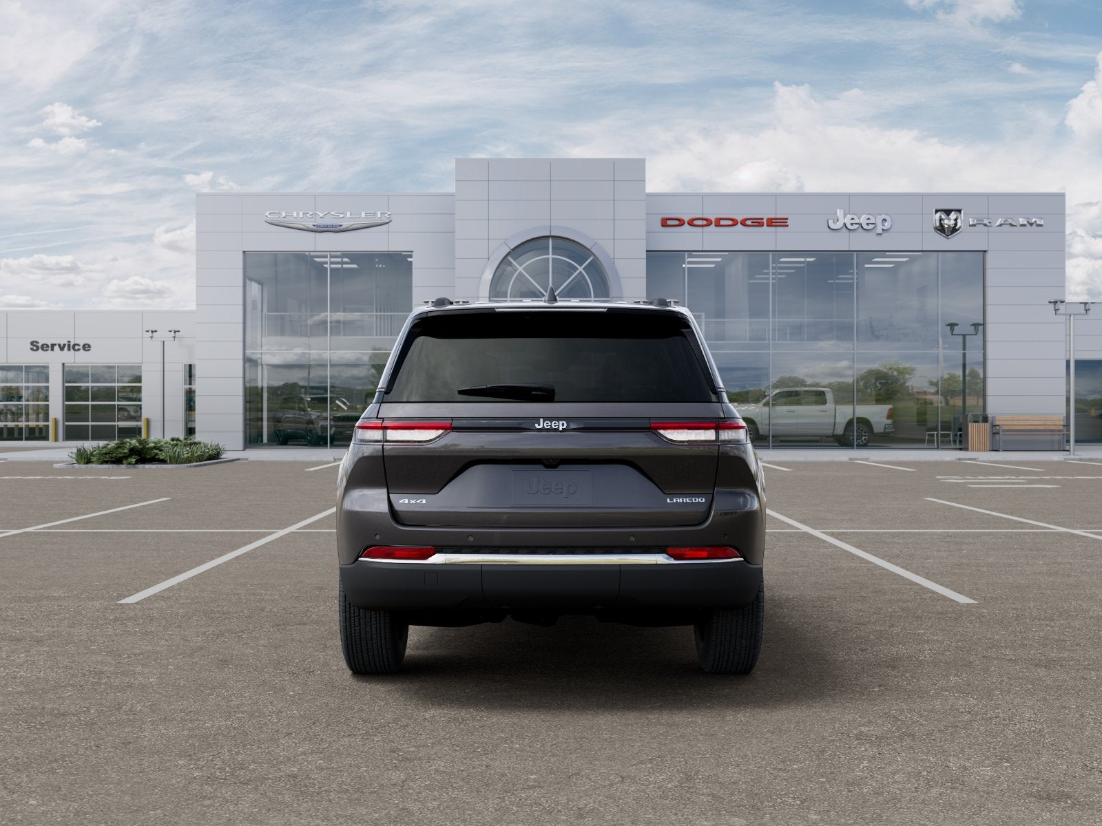2026 Jeep Grand Cherokee Laredo Thunderdome V6 Power