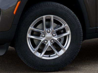 2026 Jeep Grand Cherokee Laredo Thunderdome V6 Power