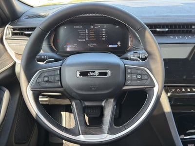 2026 Jeep Grand Cherokee Laredo Altitude Tow Pkg