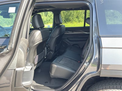 2026 Jeep Grand Cherokee Laredo Altitude Tow Pkg