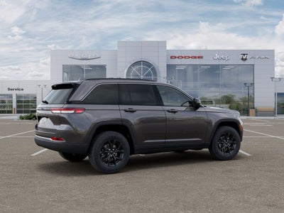 2026 Jeep Grand Cherokee Laredo Altitude Tow Pkg