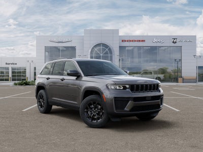 2026 Jeep Grand Cherokee Laredo Altitude Tow Pkg