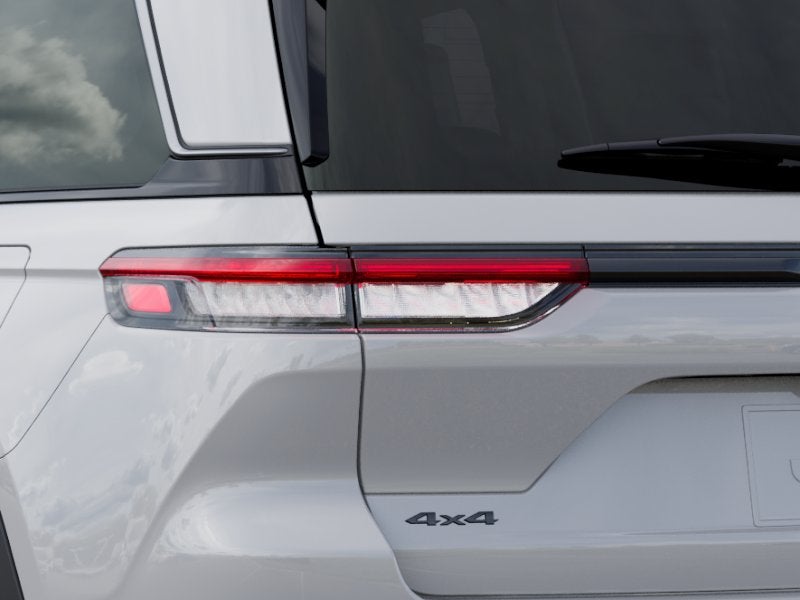 2026 Jeep Grand Cherokee Laredo Altitude Tow Pkg