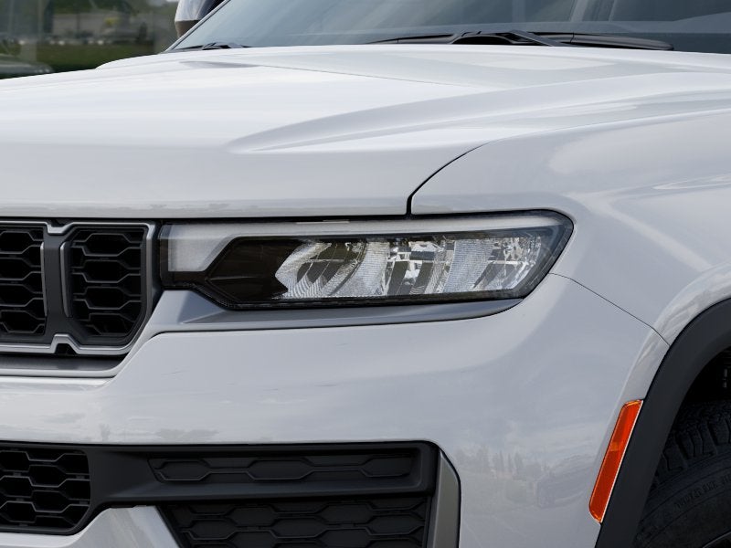 2026 Jeep Grand Cherokee Laredo Altitude Tow Pkg