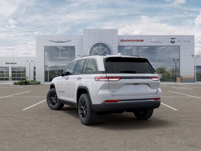 2026 Jeep Grand Cherokee Laredo Altitude Tow Pkg