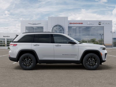 2026 Jeep Grand Cherokee Laredo Altitude Tow Pkg