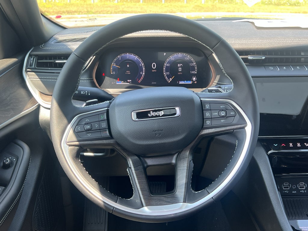 2026 Jeep Grand Cherokee Laredo Altitude