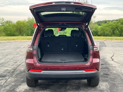 2026 Jeep Grand Cherokee Laredo Altitude