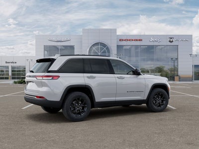 2026 Jeep Grand Cherokee Laredo Altitude