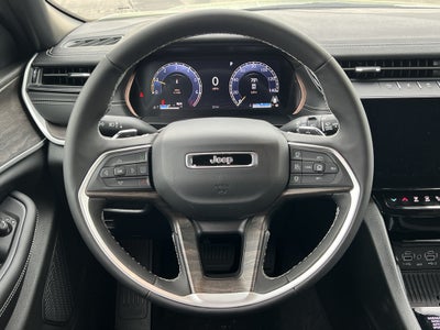 2026 Jeep Grand Cherokee Laredo Altitude