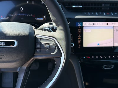 2027 Jeep Grand Cherokee Laredo Altitude