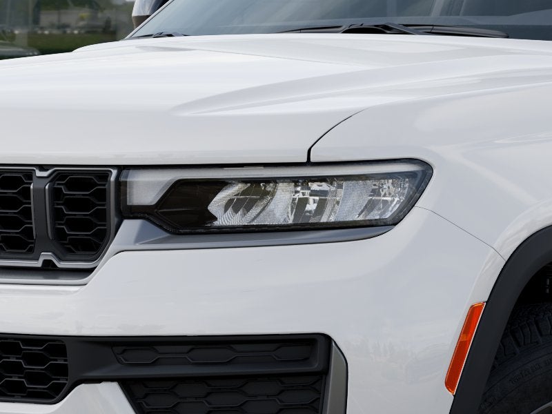 2027 Jeep Grand Cherokee Laredo Altitude