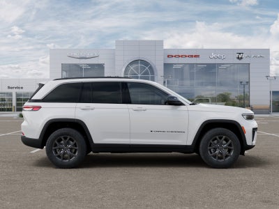 2027 Jeep Grand Cherokee Laredo Altitude