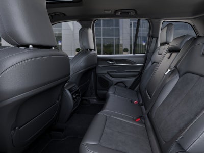 2027 Jeep Grand Cherokee Laredo Altitude