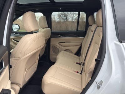 2025 Jeep Grand Cherokee Limited w/Tow & Moonroof