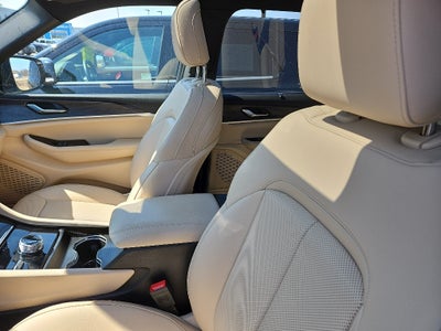 2025 Jeep Grand Cherokee Limited w/Tow & Moonroof