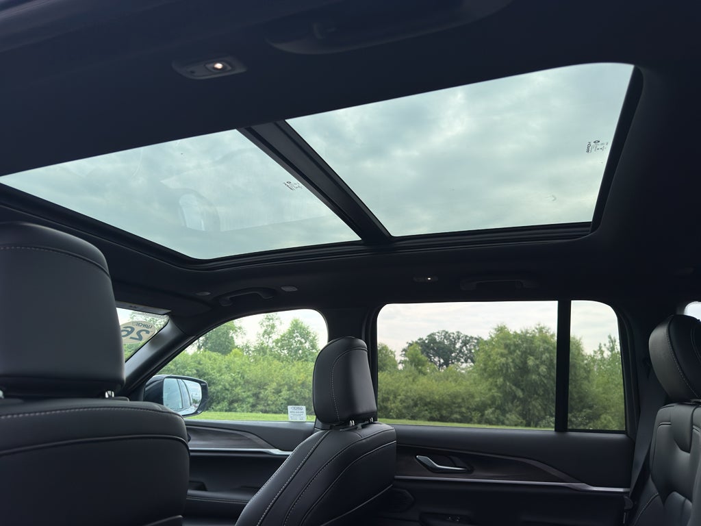 2026 Jeep Grand Cherokee Limited Luxury Tech