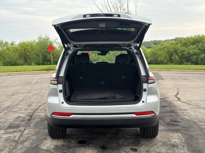 2026 Jeep Grand Cherokee Limited Luxury Tech