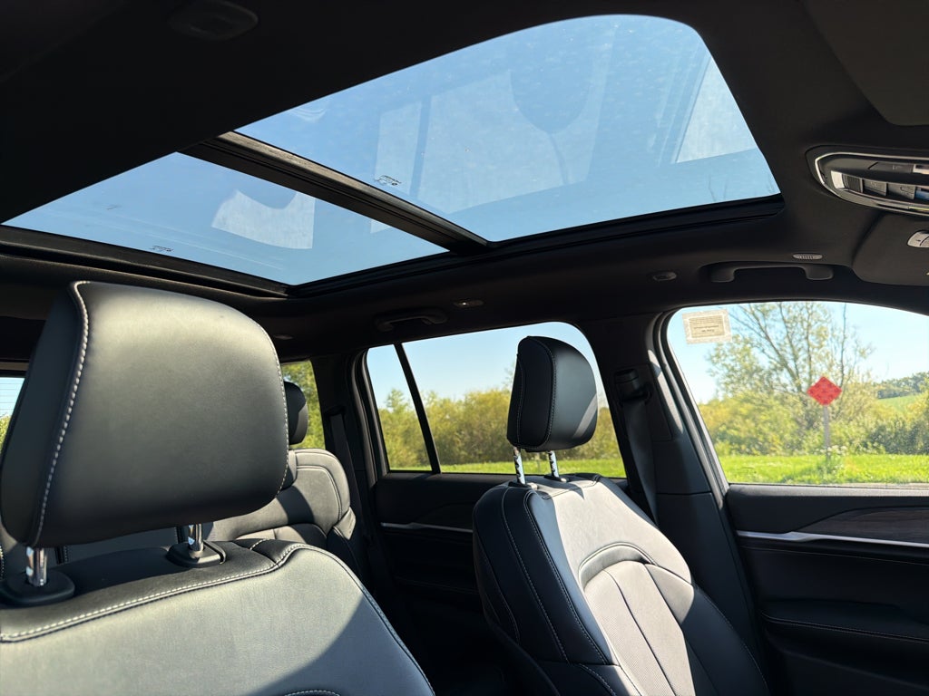 2027 Jeep Grand Cherokee Limited Reserve