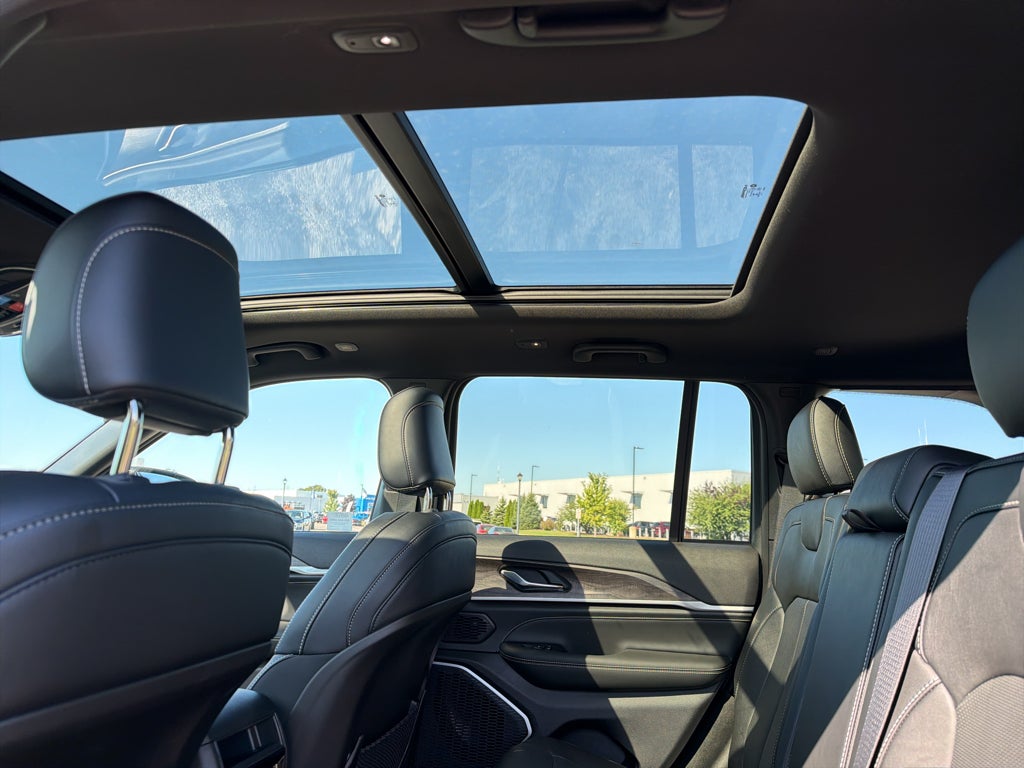 2027 Jeep Grand Cherokee Limited Reserve