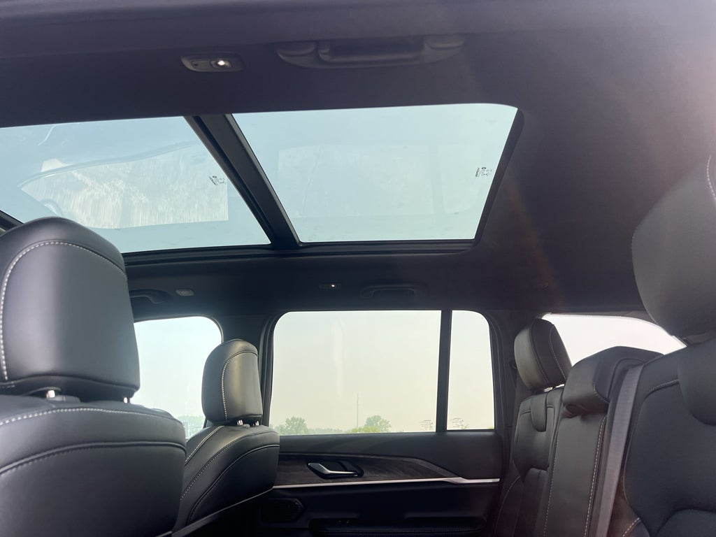 2026 Jeep Grand Cherokee Limited Luxury Tech