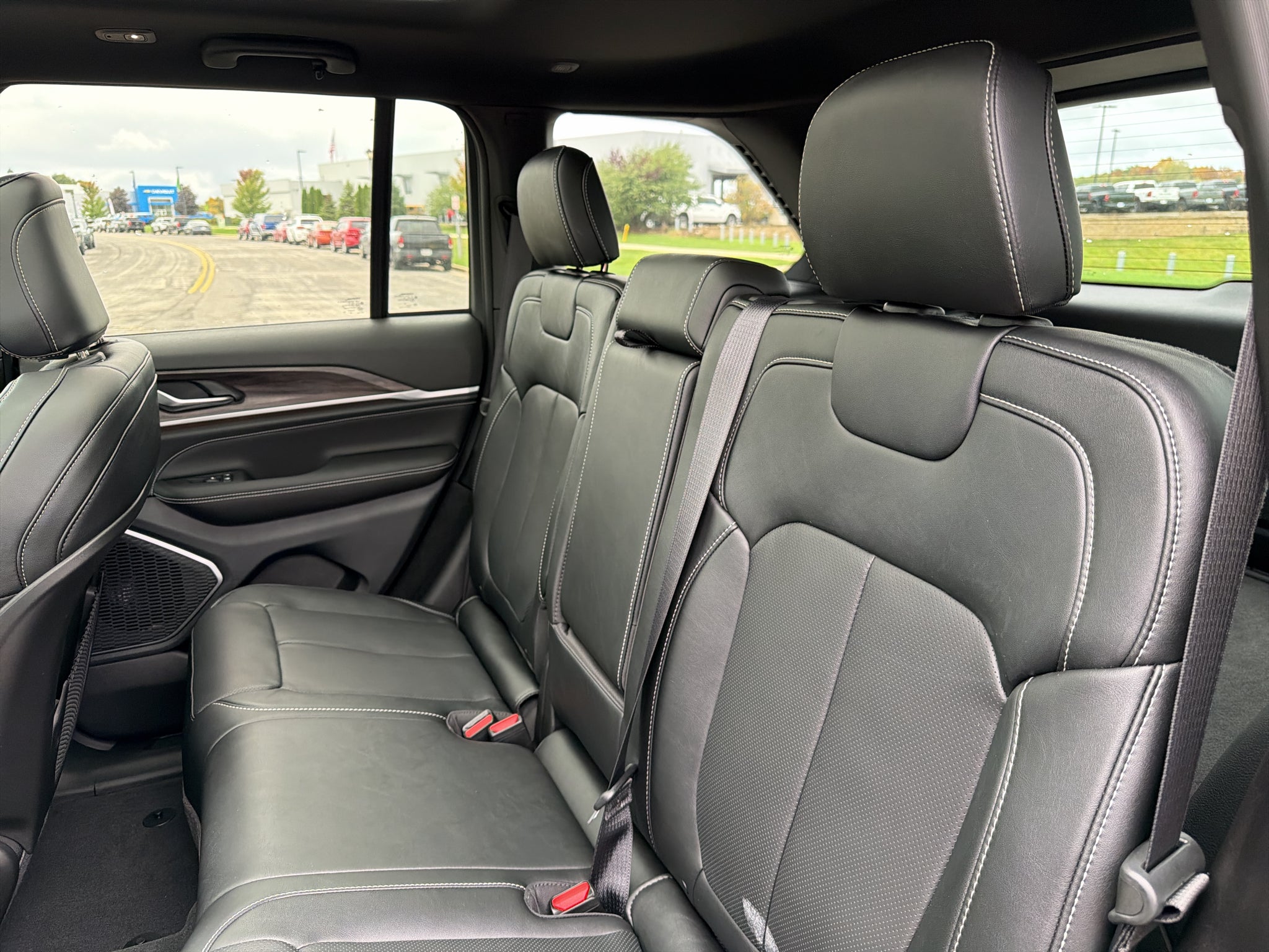 2027 Jeep Grand Cherokee Limited Reserve