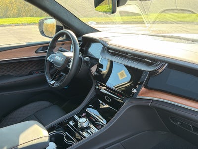 2027 Jeep Grand Cherokee Summit Obsidian