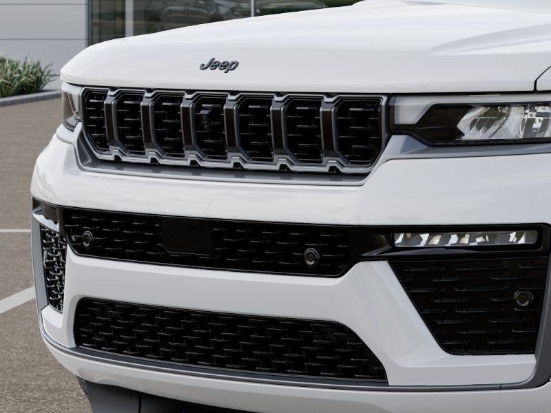 2027 Jeep Grand Cherokee Summit Obsidian