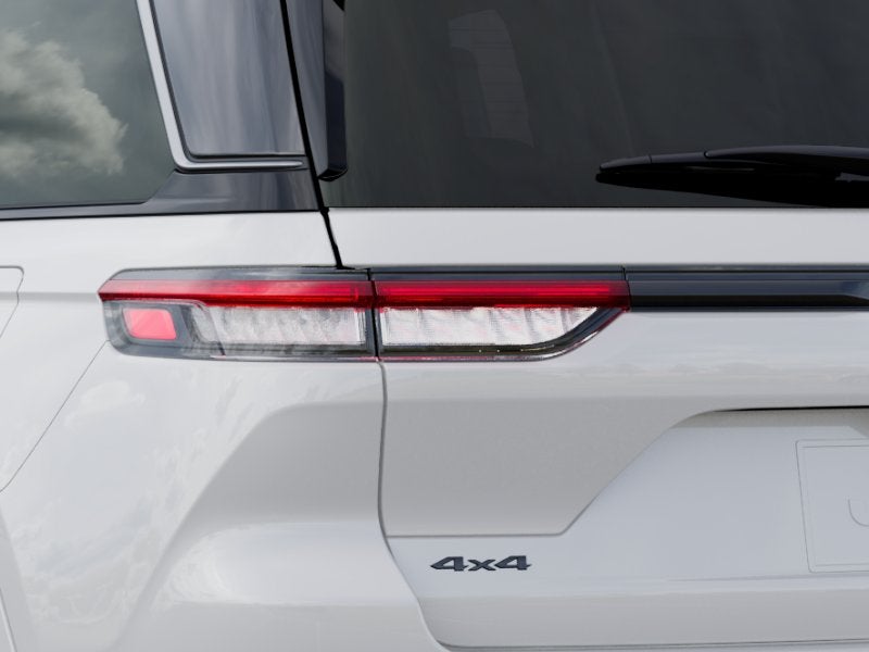 2027 Jeep Grand Cherokee Summit Obsidian